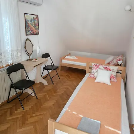 Pjer Sobe بيت ضيافة *